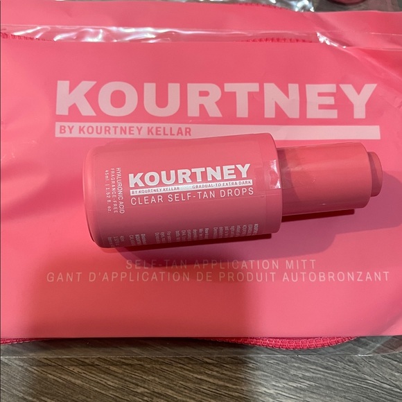 Kourtney Kellar Tanning Set - Picture 5 of 8